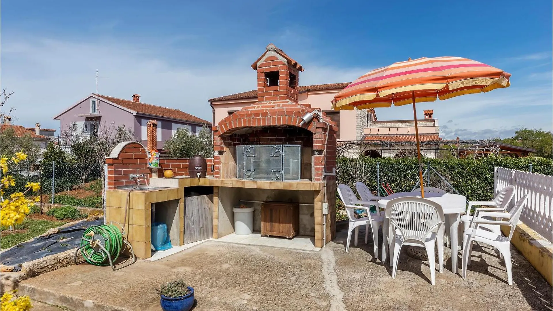 Nice Apartment In Pula With Kitchen 0*,